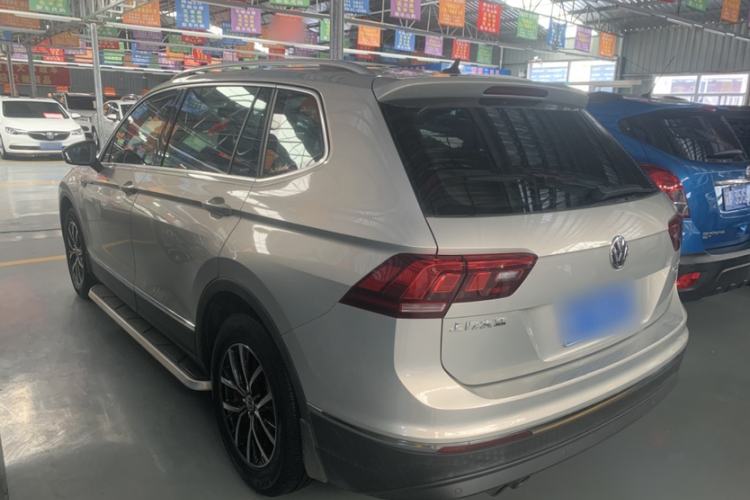 Used Volkswagen Tiguan L 2017 330TSI Automatic Two-Wheel Drive Comfort Edition Exterior 3