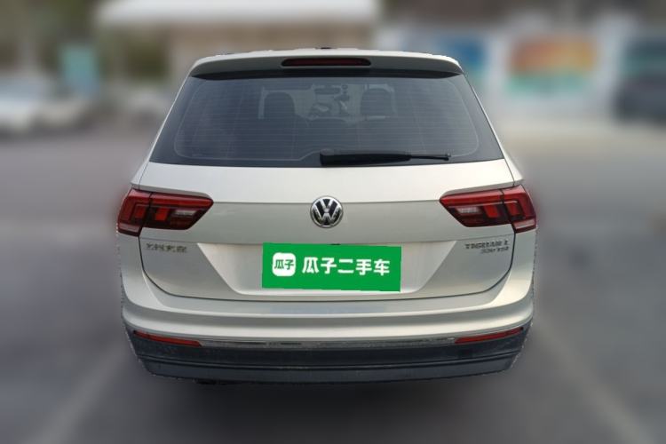 Used Volkswagen Tiguan L 2017 330TSI Automatic Two-Wheel Drive Luxury Edition Exterior 4