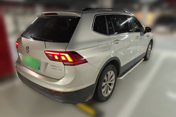 Used Volkswagen Tiguan L 2017 330TSI Automatic Two-Wheel Drive Luxury Edition Exterior 5