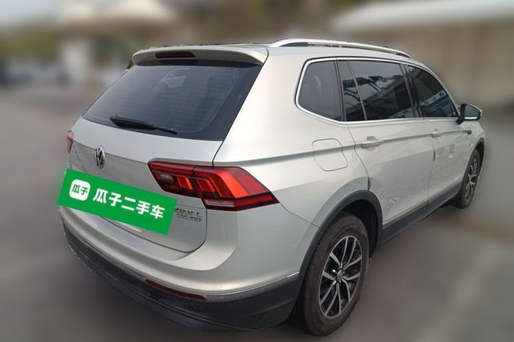 Used Volkswagen Tiguan L 2017 330TSI Automatic Two-Wheel Drive Luxury Edition Exterior 5