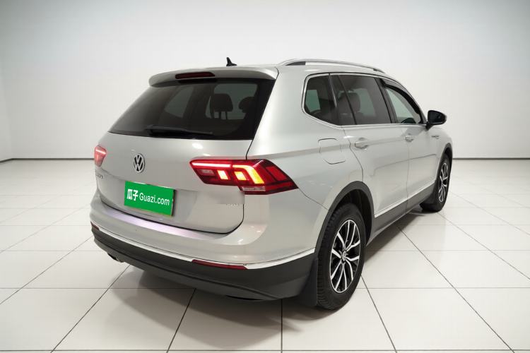 Used Volkswagen Tiguan L 2017 330TSI Automatic Two-Wheel Drive Luxury Edition Exterior 5