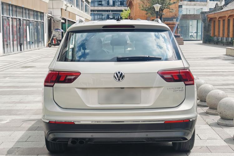 Used Volkswagen Tiguan L 2017 330TSI Automatic Two-Wheel Drive Comfort Edition Exterior 5