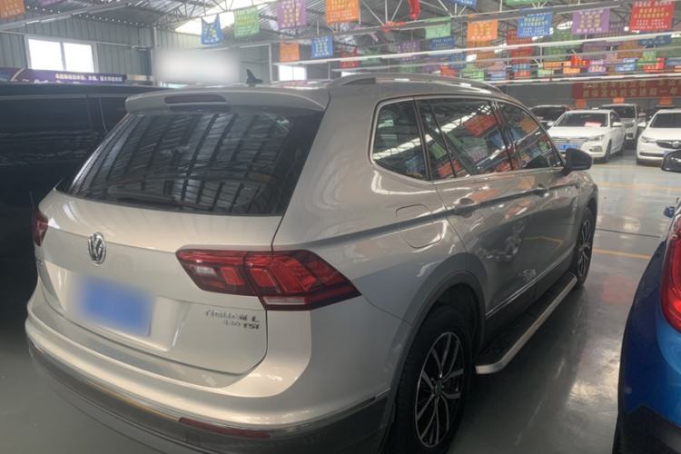 Used Volkswagen Tiguan L 2017 330TSI Automatic Two-Wheel Drive Comfort Edition Exterior 5