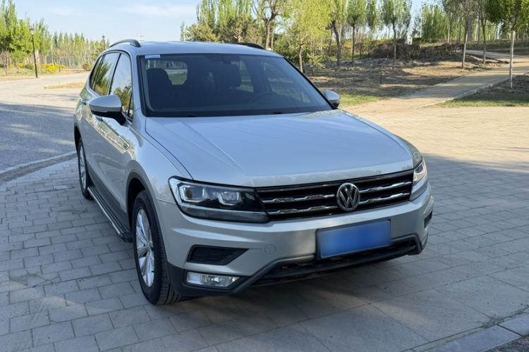 Used Volkswagen Tiguan L 2017 330TSI Automatic Two-Wheel Drive Luxury Edition Exterior 5