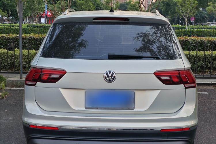 Used Volkswagen Tiguan L 2017 330TSI Automatic Two-Wheel Drive Luxury Edition Exterior 6