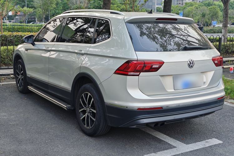 Used Volkswagen Tiguan L 2017 330TSI Automatic Two-Wheel Drive Luxury Edition Exterior 7