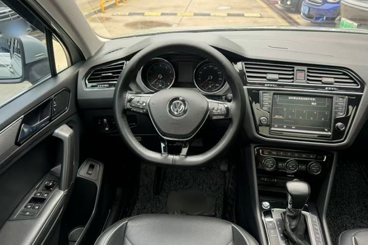 Used Volkswagen Tiguan L 2017 330TSI Automatic Two-Wheel Drive Flagship Edition Exterior 8