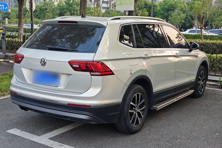 Used Volkswagen Tiguan L 2017 330TSI Automatic Two-Wheel Drive Luxury Edition Exterior 8