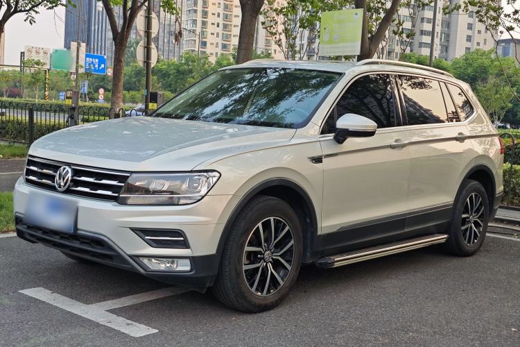 Used Volkswagen Tiguan L 2017 330TSI Automatic Two-Wheel Drive Luxury Edition Exterior 9