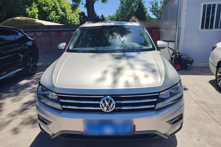 Used Volkswagen Tiguan L 2017 330TSI Automatic Two-Wheel Drive Luxury Edition Front