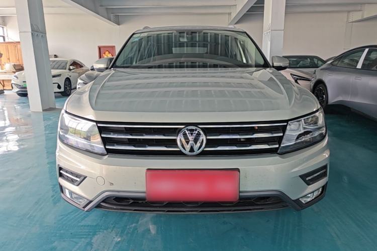 Used Volkswagen Tiguan L 2017 330TSI Automatic Two-Wheel Drive Luxury Edition Front