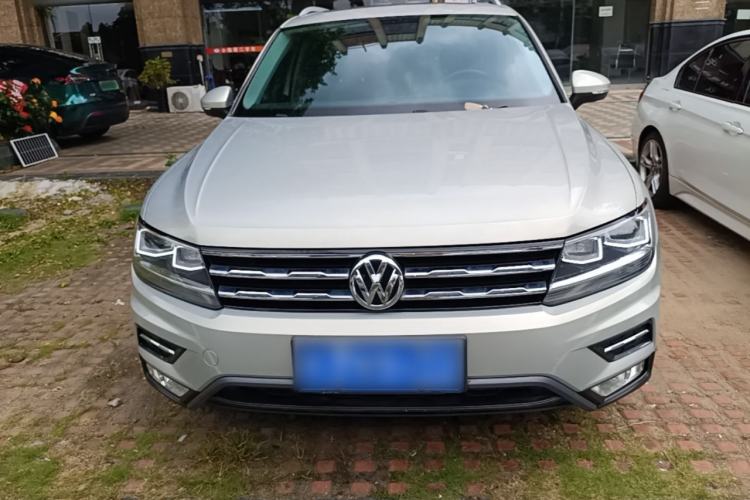 Used Volkswagen Tiguan L 2017 330TSI Automatic Two-Wheel Drive Luxury Edition Front