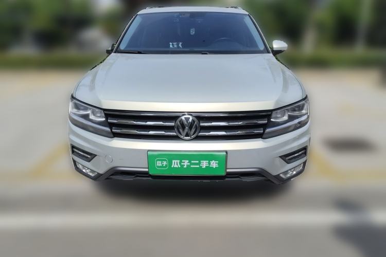 Used Volkswagen Tiguan L 2017 330TSI Automatic Two-Wheel Drive Luxury Edition Front