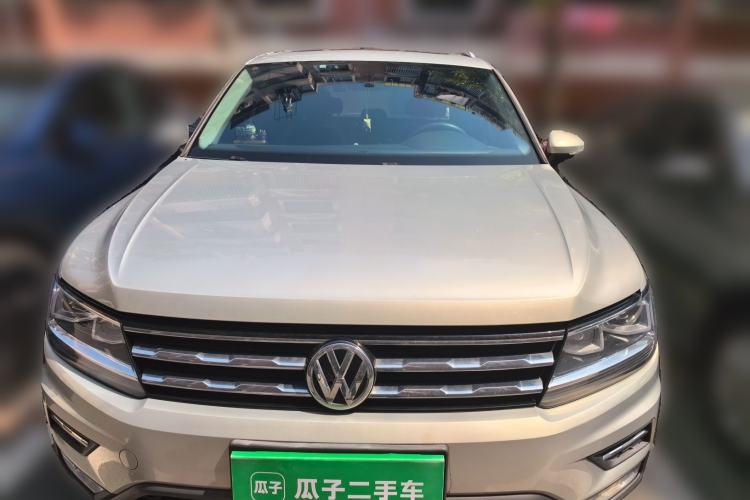 Used Volkswagen Tiguan L 2017 330TSI Automatic Two-Wheel Drive Luxury Edition Front