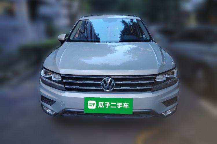 Used Volkswagen Tiguan L 2017 330TSI Automatic Two-Wheel Drive Luxury Edition Front