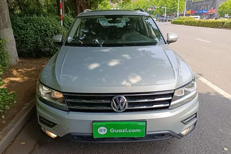 Used Volkswagen Tiguan L 2017 330TSI Automatic Two-Wheel Drive Luxury Edition Front