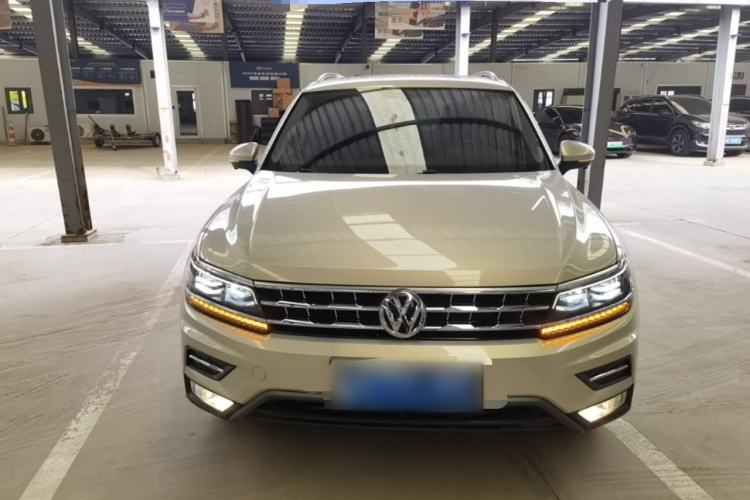 Used Volkswagen Tiguan L 2017 380TSI Automatic All-Wheel-Drive Luxury Edition Front