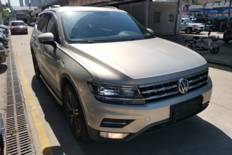 Used Volkswagen Tiguan L 2017 330TSI Automatic Two-Wheel Drive Flagship Edition Front Right 45 Deg