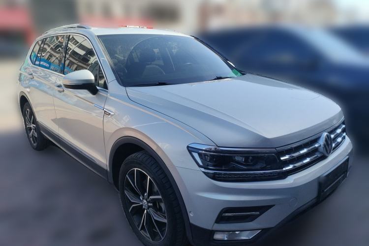 Used Volkswagen Tiguan L 2017 380TSI Automatic All-Wheel-Drive Flagship Edition Front Right 45 Deg