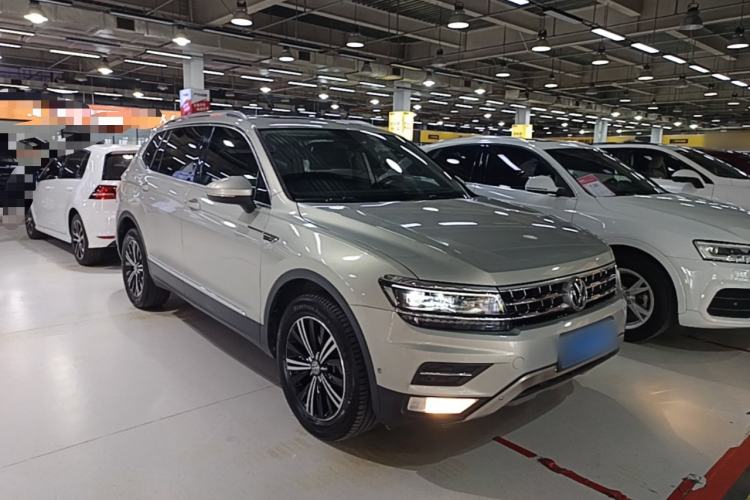 Used Volkswagen Tiguan L 2017 330TSI Automatic Two-Wheel Drive Flagship Edition Front Right 45 Deg