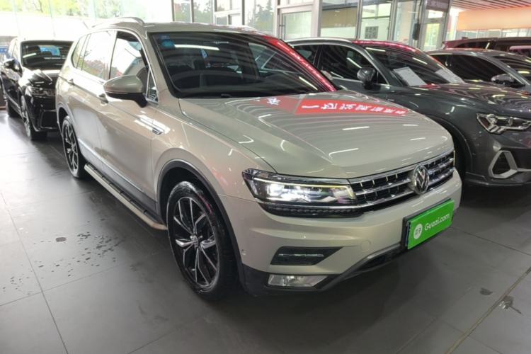 Used Volkswagen Tiguan L 2017 330TSI Automatic Two-Wheel Drive Flagship Edition Front Right 45 Deg