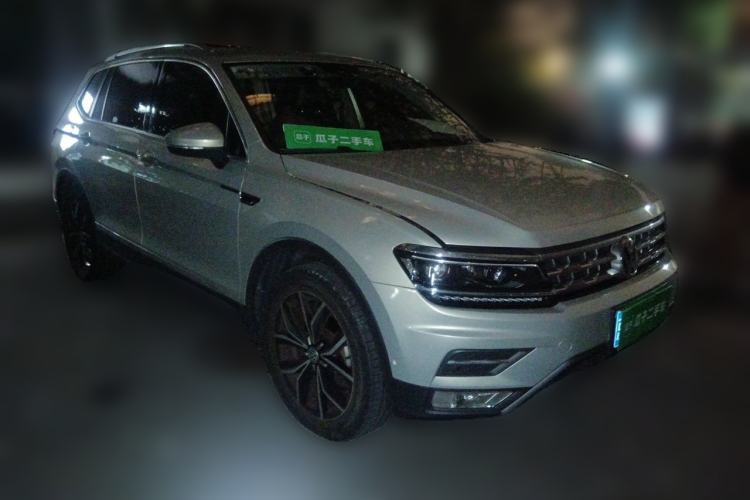 Used Volkswagen Tiguan L 2017 330TSI Automatic Two-Wheel Drive Flagship Edition Front Right 45 Deg