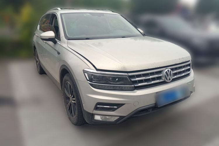 Used Volkswagen Tiguan L 2017 330TSI Automatic Two-Wheel Drive Flagship Edition Front Right 45 Deg