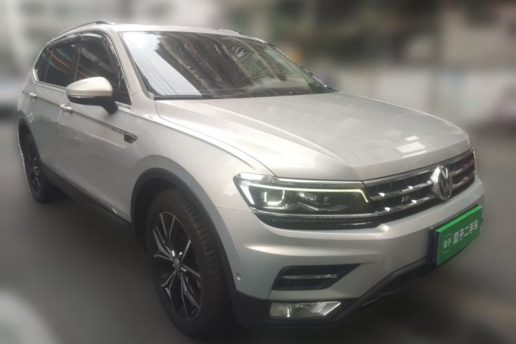 Used Volkswagen Tiguan L 2017 330TSI Automatic Two-Wheel Drive Flagship Edition Front Right 45 Deg