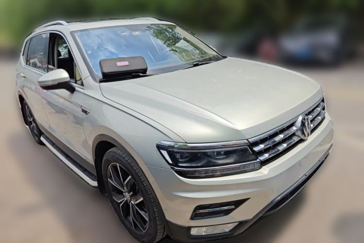 Used Volkswagen Tiguan L 2017 330TSI Automatic Two-Wheel Drive Flagship Edition Front Right 45 Deg