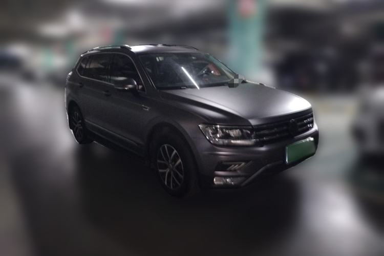 Used Volkswagen Tiguan L 2017 330TSI Automatic Two-Wheel Drive Comfort Edition Front Right 45 Deg