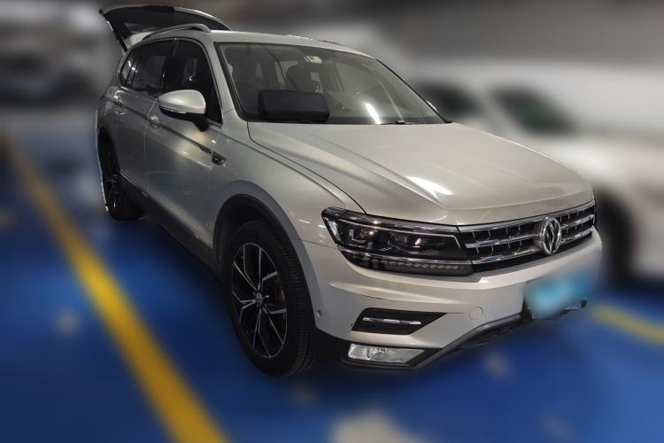 Used Volkswagen Tiguan L 2017 330TSI Automatic Two-Wheel Drive Flagship Edition Front Right 45 Deg