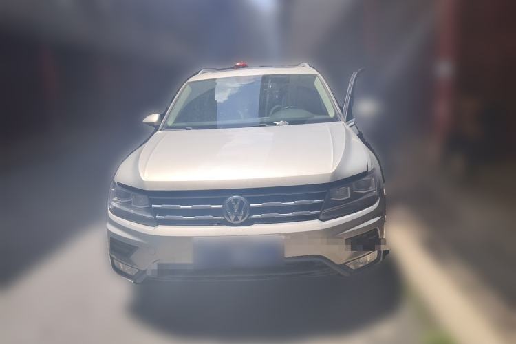 Used Volkswagen Tiguan L 2017 330TSI Automatic Two-Wheel Drive Luxury Edition Front
