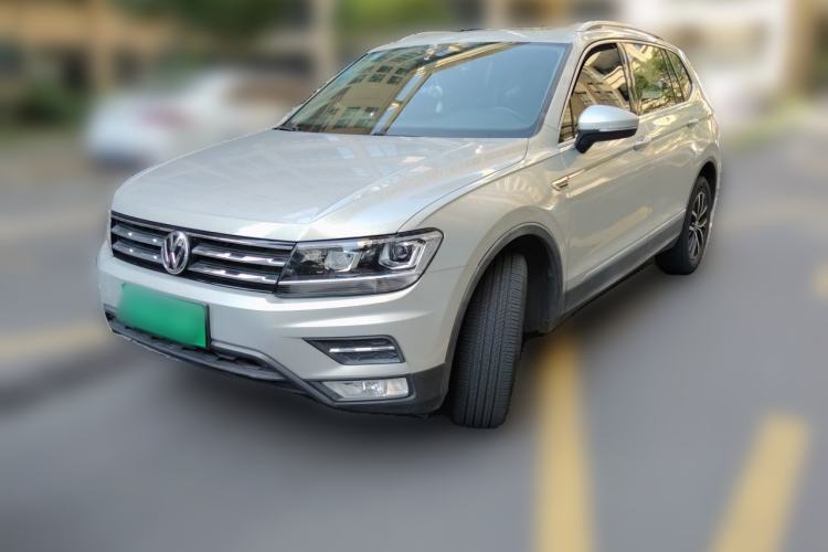 Used Volkswagen Tiguan L 2017 330TSI Automatic Two-Wheel Drive Luxury Edition Guazi used car, China used car export, Used car for sale, Used cars, Cheapest cars for sale