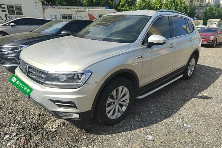 Used Volkswagen Tiguan L 2017 330TSI Automatic Two-Wheel Drive Luxury Edition Guazi used car, China used car export, Used car for sale, Used  cars, Cheapest cars for sale