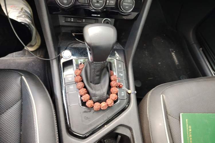 Used Volkswagen Tiguan L 2017 330TSI Automatic Two-Wheel Drive Flagship Edition Gear Lever