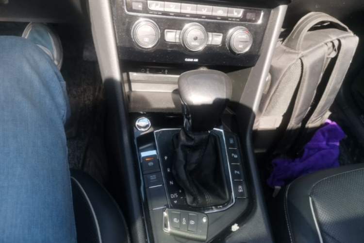Used Volkswagen Tiguan L 2017 330TSI Automatic Two-Wheel Drive Flagship Edition Gear Lever