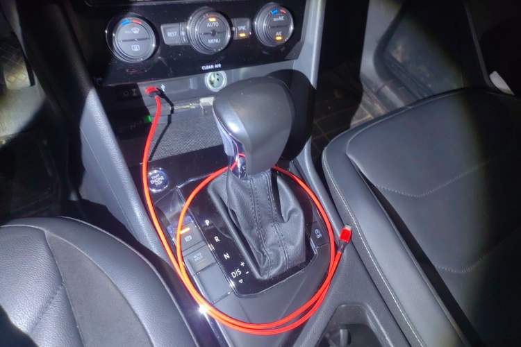 Used Volkswagen Tiguan L 2017 330TSI Automatic Two-Wheel Drive Luxury Edition Gear Lever