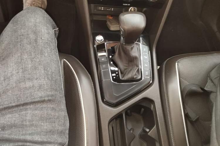 Used Volkswagen Tiguan L 2017 330TSI Automatic Two-Wheel Drive Flagship Edition Gear Lever