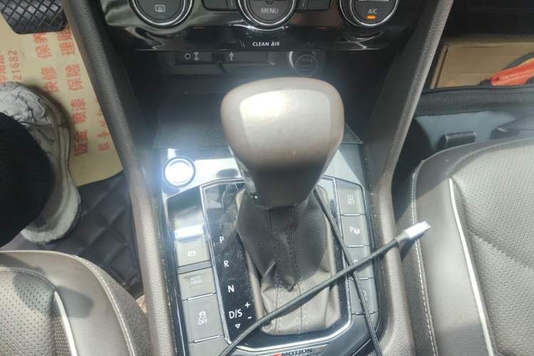 Used Volkswagen Tiguan L 2017 380TSI Automatic All-Wheel-Drive Flagship Edition Gear Lever