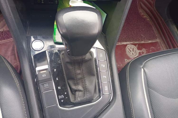 Used Volkswagen Tiguan L 2017 330TSI Automatic Two-Wheel Drive Flagship Edition Gear Lever