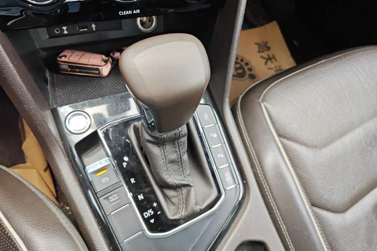Used Volkswagen Tiguan L 2017 330TSI Automatic Two-Wheel Drive Flagship Edition Gear Lever