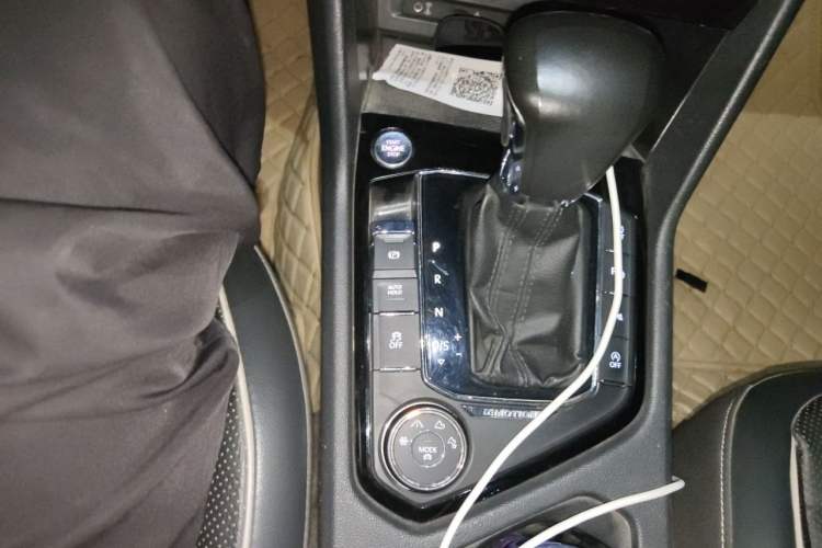 Used Volkswagen Tiguan L 2017 380TSI Automatic All-Wheel-Drive Flagship Edition Gear Lever