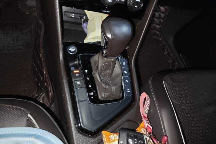 Used Volkswagen Tiguan L 2017 330TSI Automatic Two-Wheel Drive Flagship Edition Gear Lever