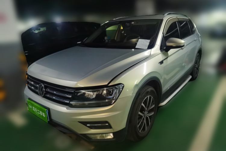 Used Volkswagen Tiguan L 2017 330TSI Automatic Two-Wheel Drive Luxury Edition Guazi used car, China used car export, Used car for sale, Used cars, Cheapest cars for sale