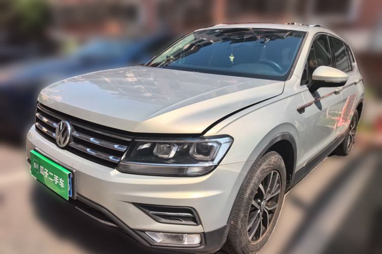Used Volkswagen Tiguan L 2017 330TSI Automatic Two-Wheel Drive Luxury Edition Guazi used car, China used car export, Used car for sale, Used cars, Cheapest cars for sale