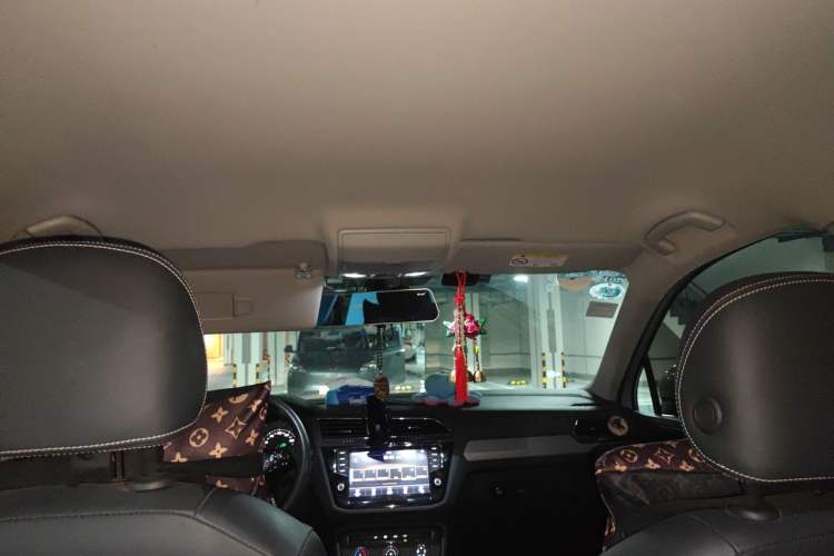 Used Volkswagen Tiguan L 2017 330TSI Automatic Two-Wheel Drive Luxury Edition Headliner
