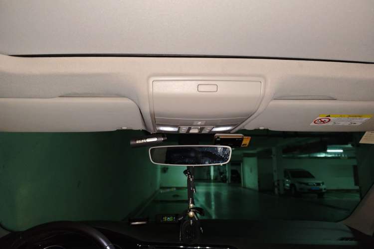 Used Volkswagen Tiguan L 2017 330TSI Automatic Two-Wheel Drive Luxury Edition Headliner