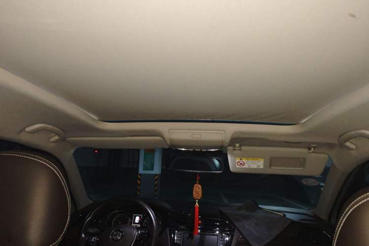 Used Volkswagen Tiguan L 2017 330TSI Automatic Two-Wheel Drive Luxury Edition Headliner