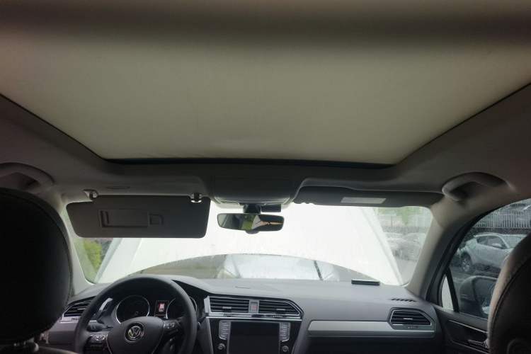 Used Volkswagen Tiguan L 2017 330TSI Automatic Two-Wheel Drive Flagship Edition Headliner