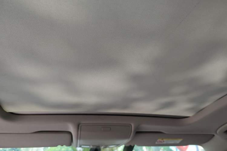 Used Volkswagen Tiguan L 2017 330TSI Automatic Two-Wheel Drive Luxury Edition Headliner